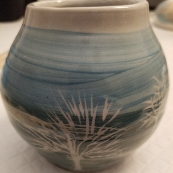 studio art pottery vase signed Bare Hands clay Works. Trees Blue & White - Picture 3 of 8